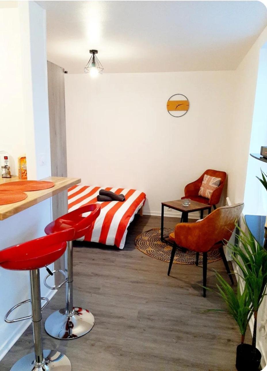 Appartement Le Petit Cocon Bleu à Flers  Extérieur photo
